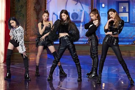 itzy pmv|ITZY’s “WANNABE” Becomes Their 1st MV To Surpass 400.